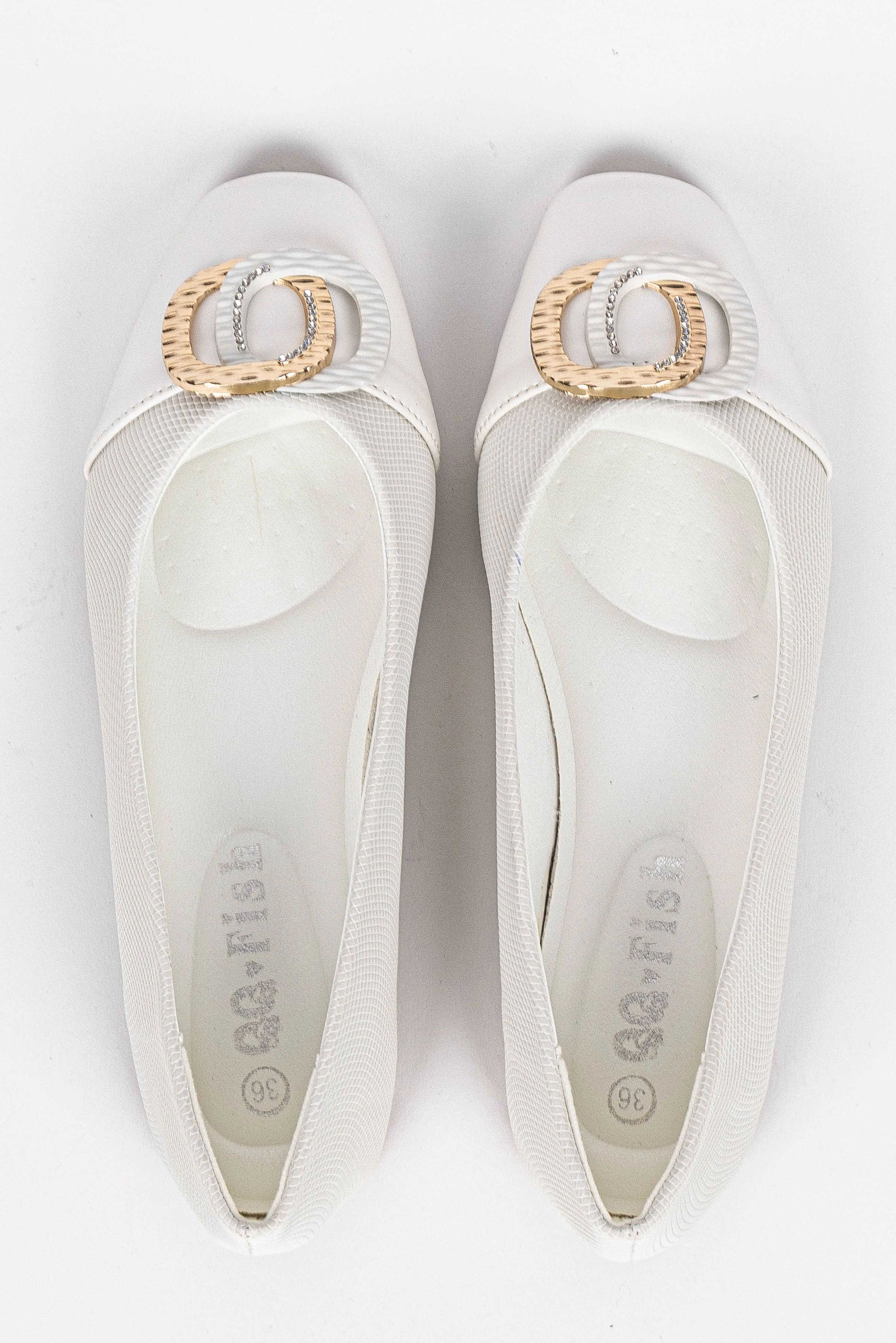 EMBELLISHED FLATS