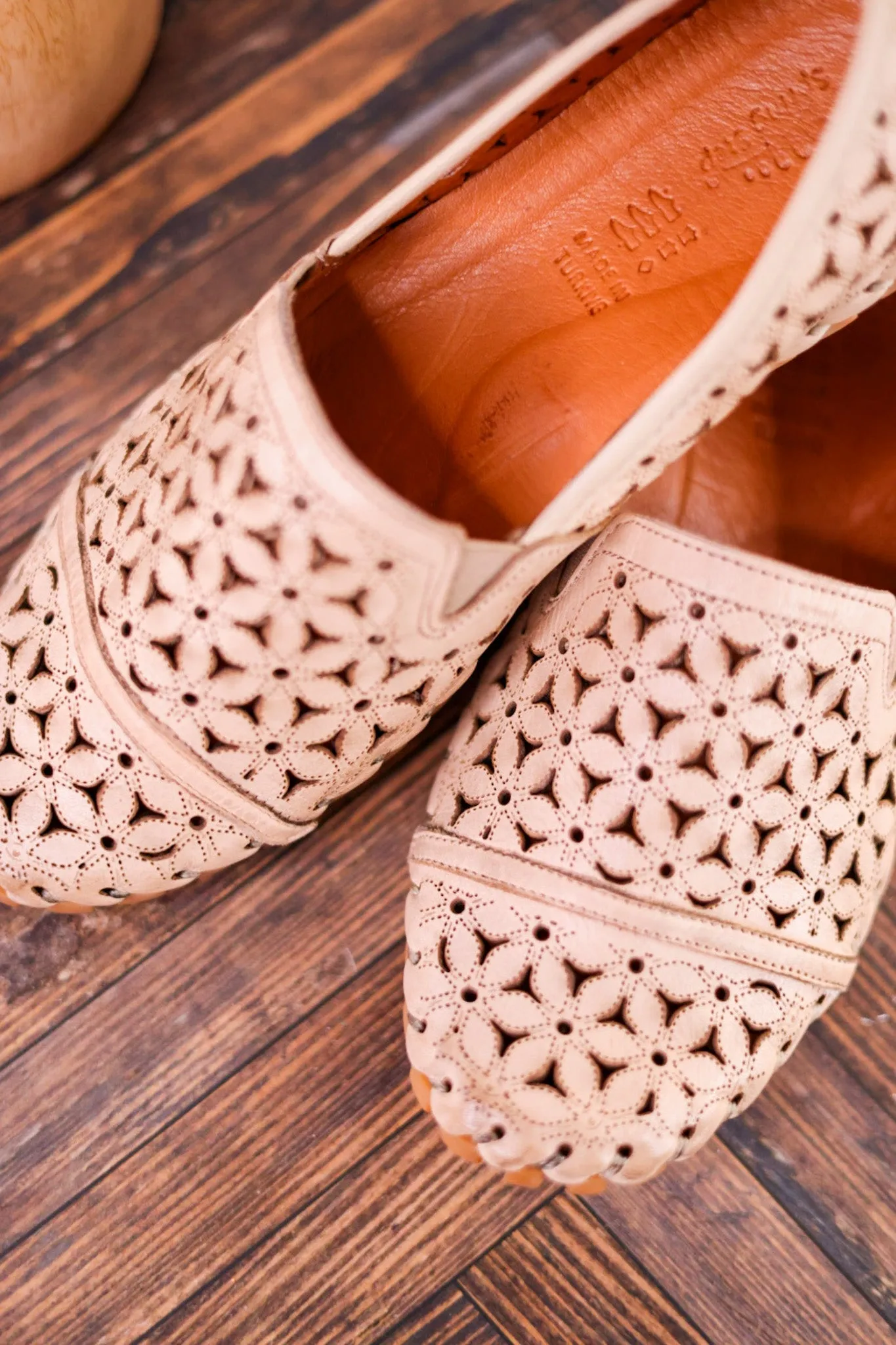 Flowerflow Classic Beige Loafers